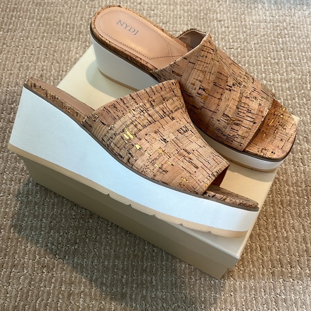 NWOT—NYDJ Cork platform sandals with soft wedge heel—FREE SHIPPING ✈️ new in box